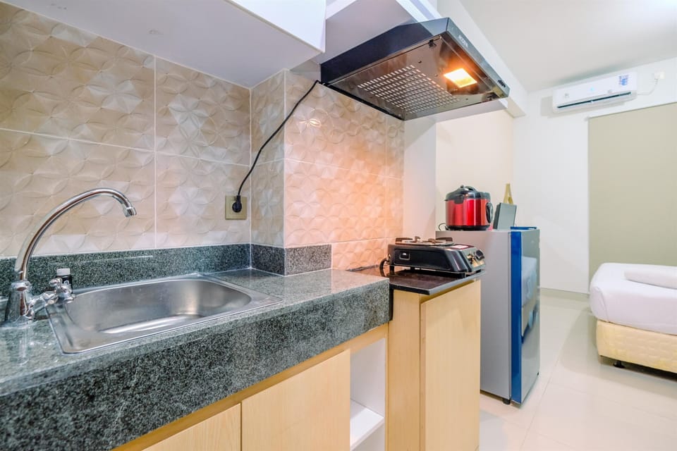Studio | Private kitchen | Fridge, stovetop, rice cooker, dining tables