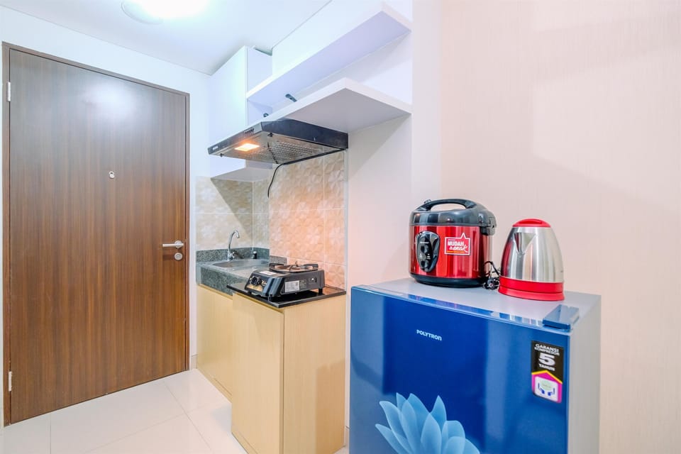 Studio | Private kitchen | Fridge, stovetop, rice cooker, dining tables