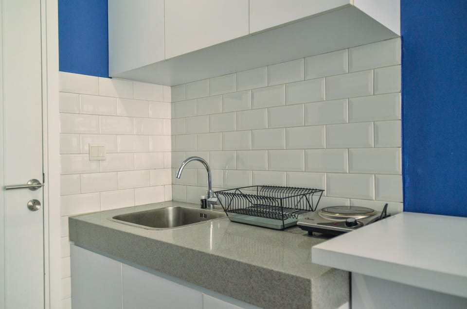 Studio | Private kitchen | Fridge, stovetop, rice cooker, dining tables