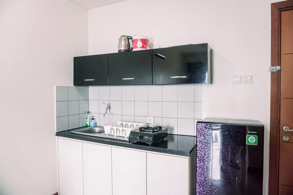 Apartment | Private kitchen | Fridge, stovetop, rice cooker