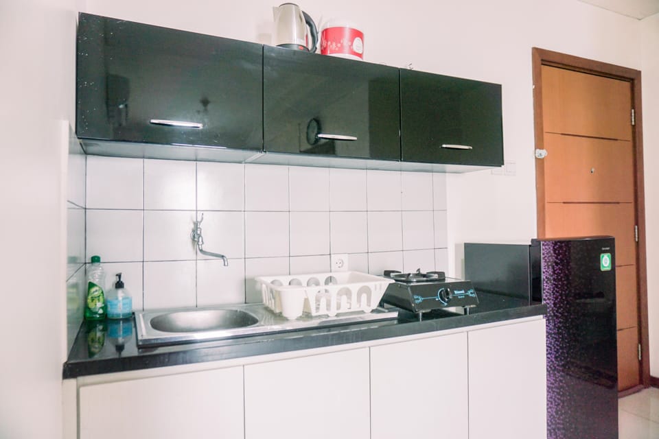 Apartment | Private kitchen | Fridge, stovetop, rice cooker