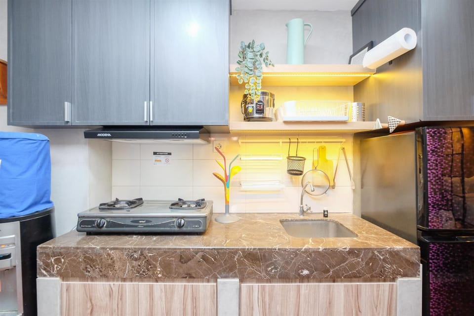Studio | Private kitchen | Fridge, stovetop, rice cooker, dining tables