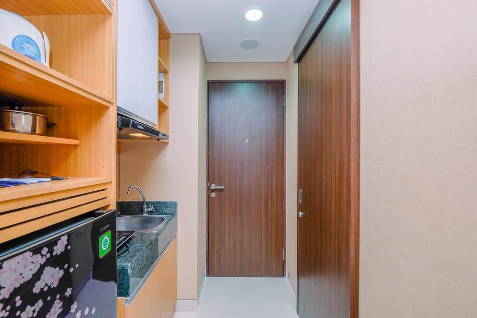 Studio | Private kitchen | Fridge, stovetop, rice cooker, dining tables