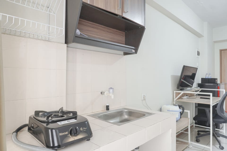 Fridge, stovetop, rice cooker