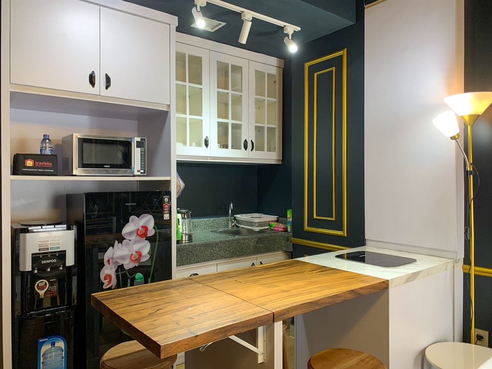 Apartment | Private kitchen | Fridge, microwave, stovetop, rice cooker