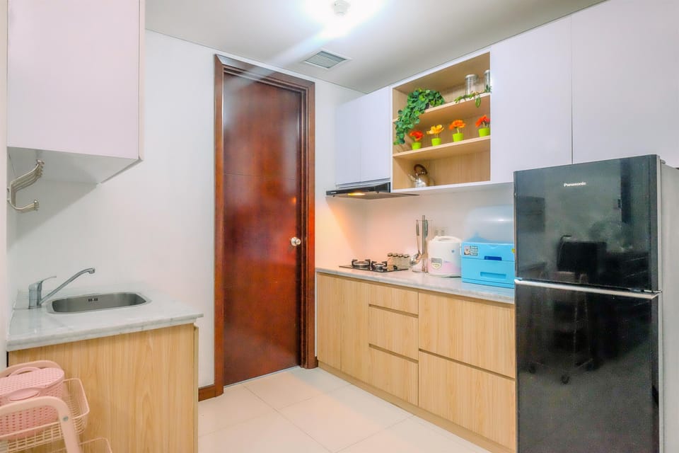 Apartment | Private kitchen | Fridge, stovetop, electric kettle, rice cooker