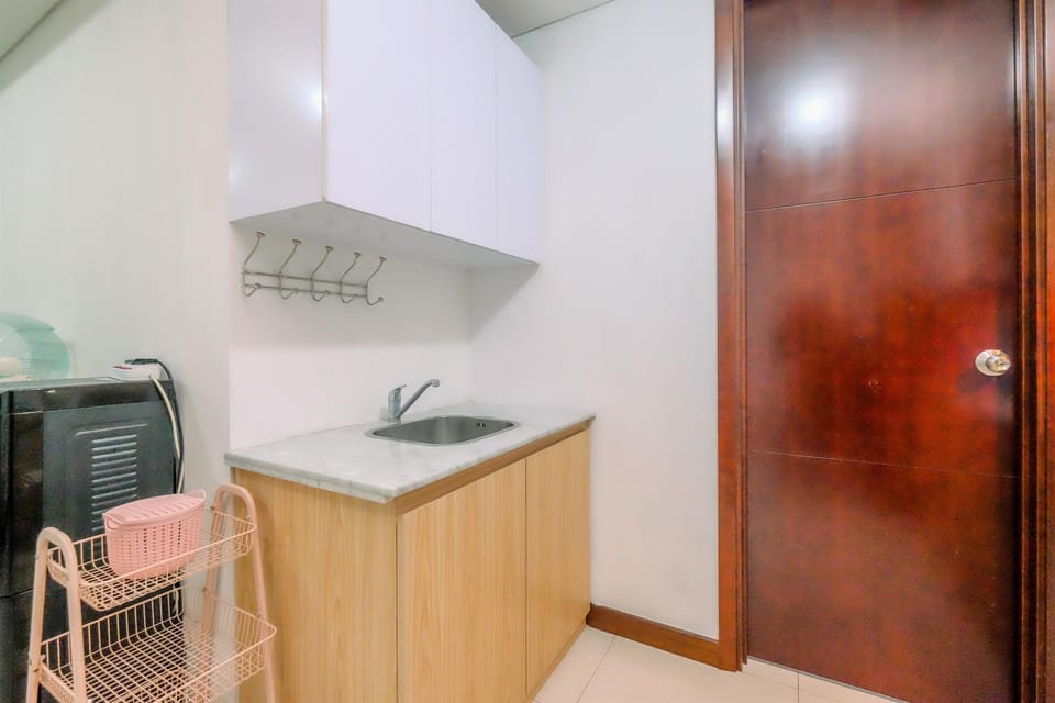 Apartment | Private kitchen | Fridge, stovetop, electric kettle, rice cooker