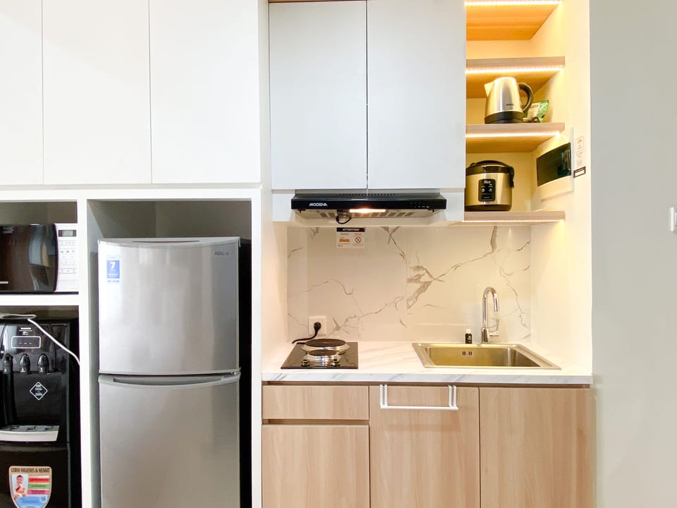 Fridge, stovetop, rice cooker