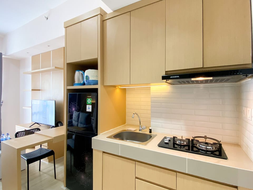 Studio | Private kitchen | Fridge, stovetop, rice cooker, dining tables