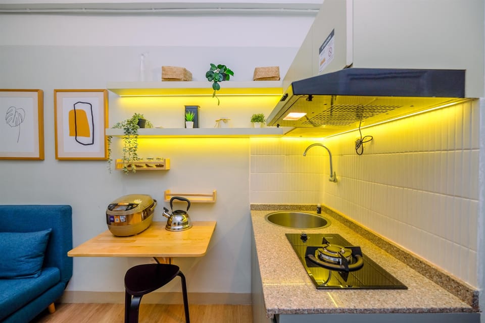 Apartment | Private kitchen | Fridge, stovetop, rice cooker