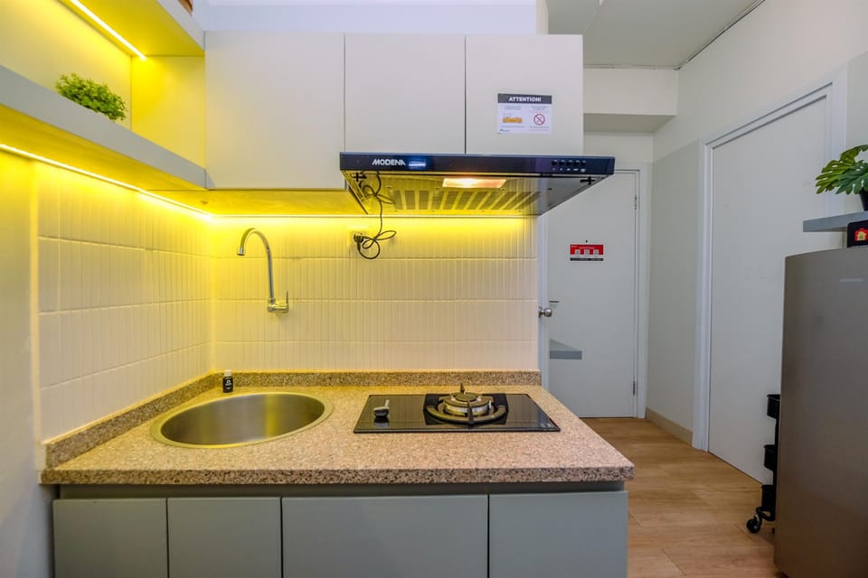 Apartment | Private kitchen | Fridge, stovetop, rice cooker