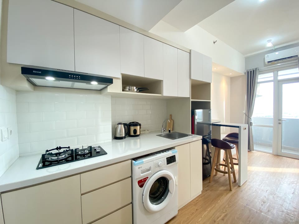 Studio | Private kitchen | Fridge, stovetop, rice cooker, dining tables