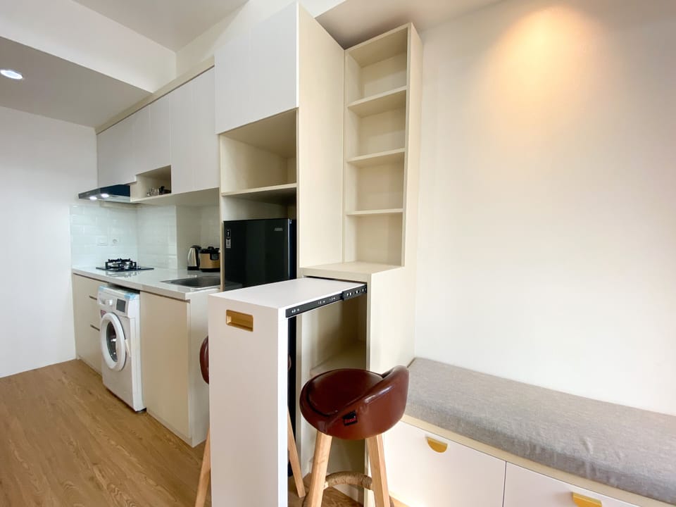 Studio | Private kitchen | Fridge, stovetop, rice cooker, dining tables