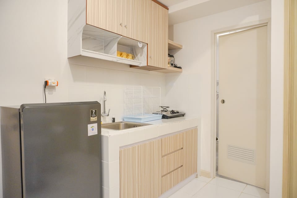 Apartment | Private kitchen | Fridge, stovetop, rice cooker