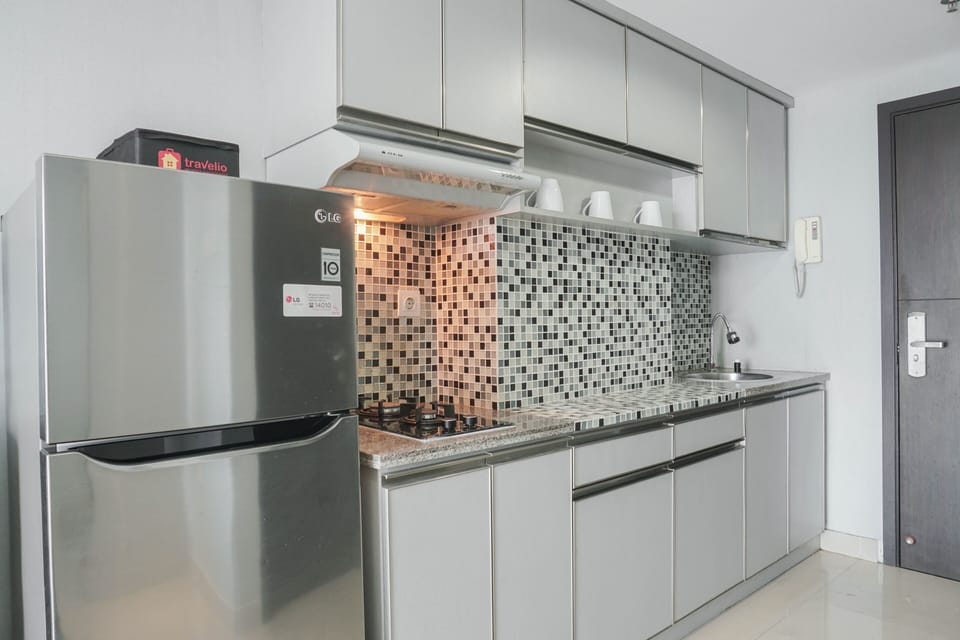 Studio | Private kitchen | Fridge, stovetop, rice cooker, dining tables
