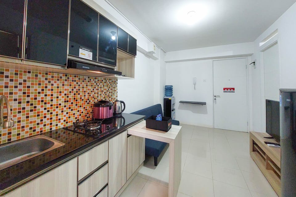 Apartment | Private kitchen | Fridge, stovetop, rice cooker