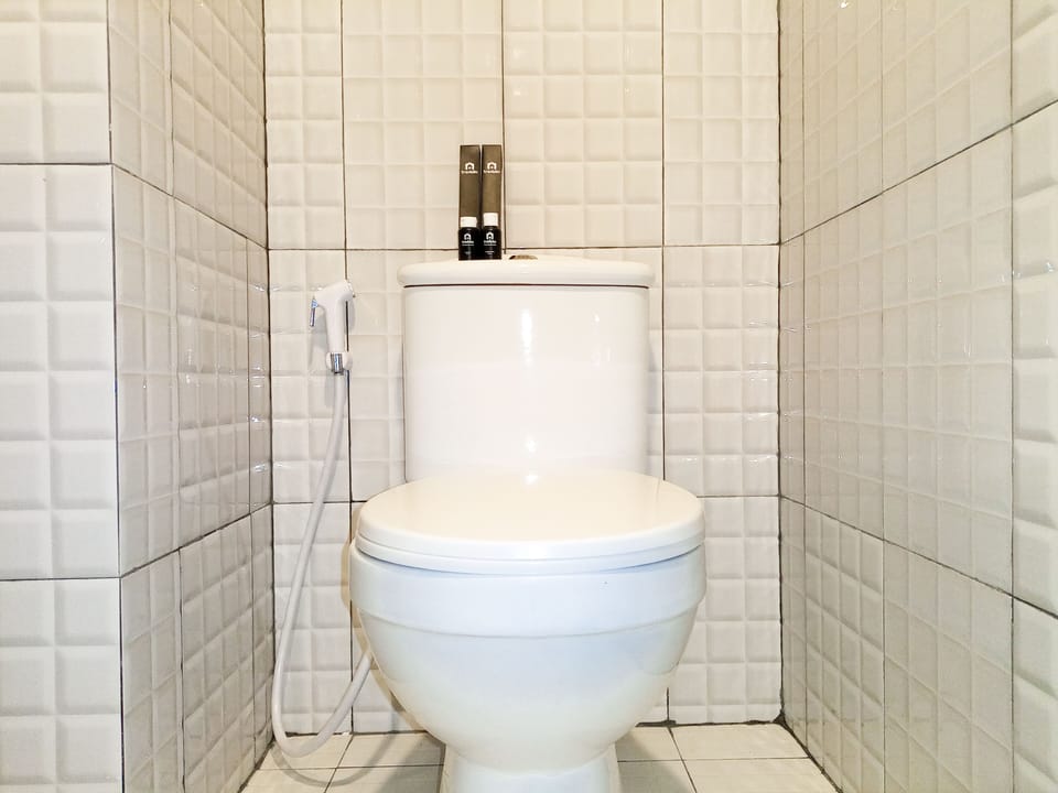 Studio | Bathroom