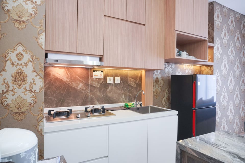 Fridge, stovetop, rice cooker, dining tables