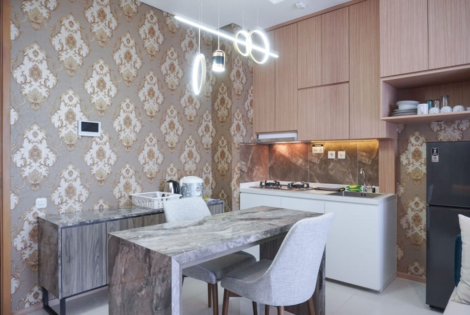 Fridge, stovetop, rice cooker, dining tables