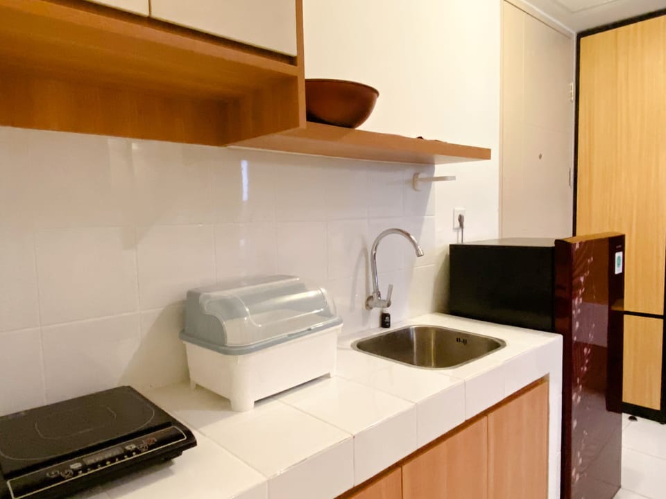 Apartment | Private kitchen | Fridge, stovetop, rice cooker