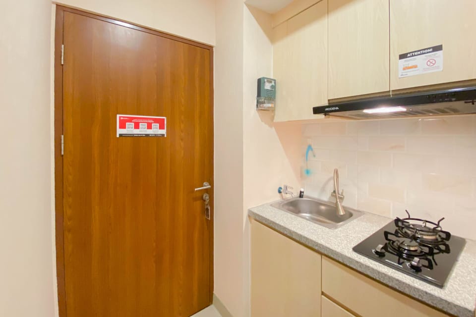 Apartment | Private kitchen | Fridge, stovetop, rice cooker