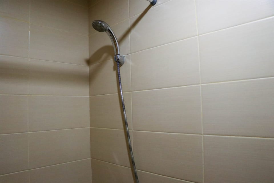 Studio | Bathroom