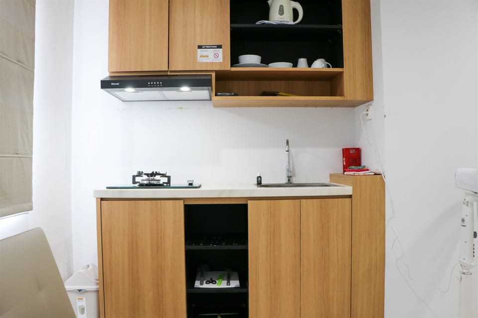 Apartment | Private kitchen | Fridge, stovetop, rice cooker