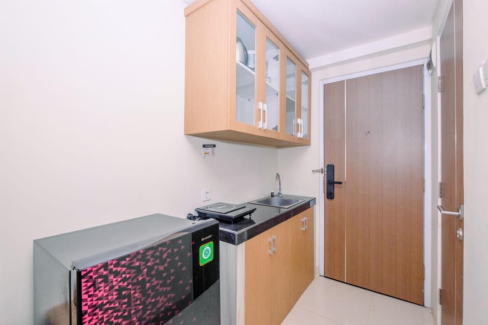 Studio | Private kitchen | Fridge, stovetop, rice cooker, dining tables