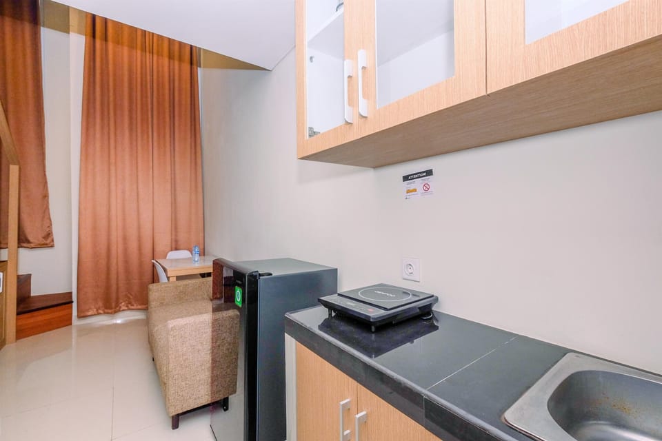 Studio | Private kitchen | Fridge, stovetop, rice cooker, dining tables