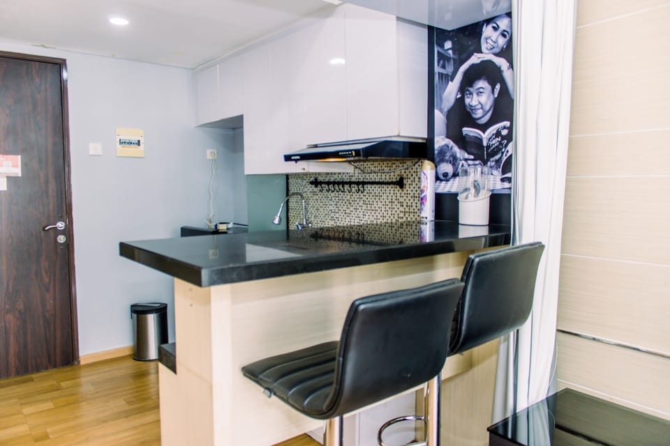 Studio | Private kitchen | Fridge, stovetop, rice cooker, dining tables