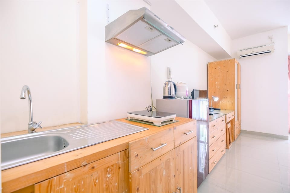 Studio | Private kitchen | Fridge, stovetop, rice cooker, dining tables