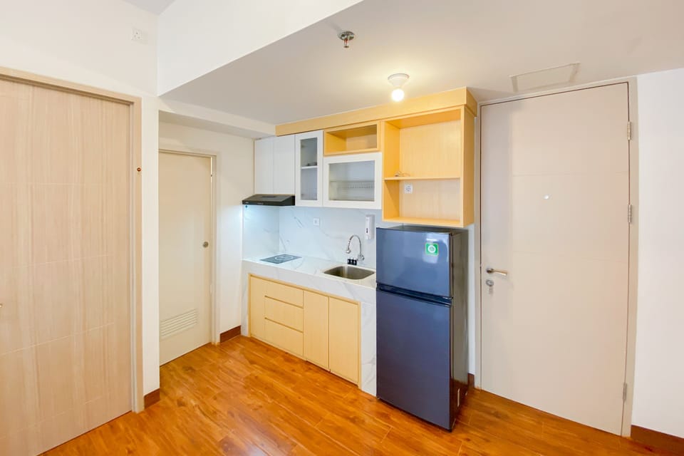 Apartment | Private kitchen | Fridge, stovetop, rice cooker, dining table