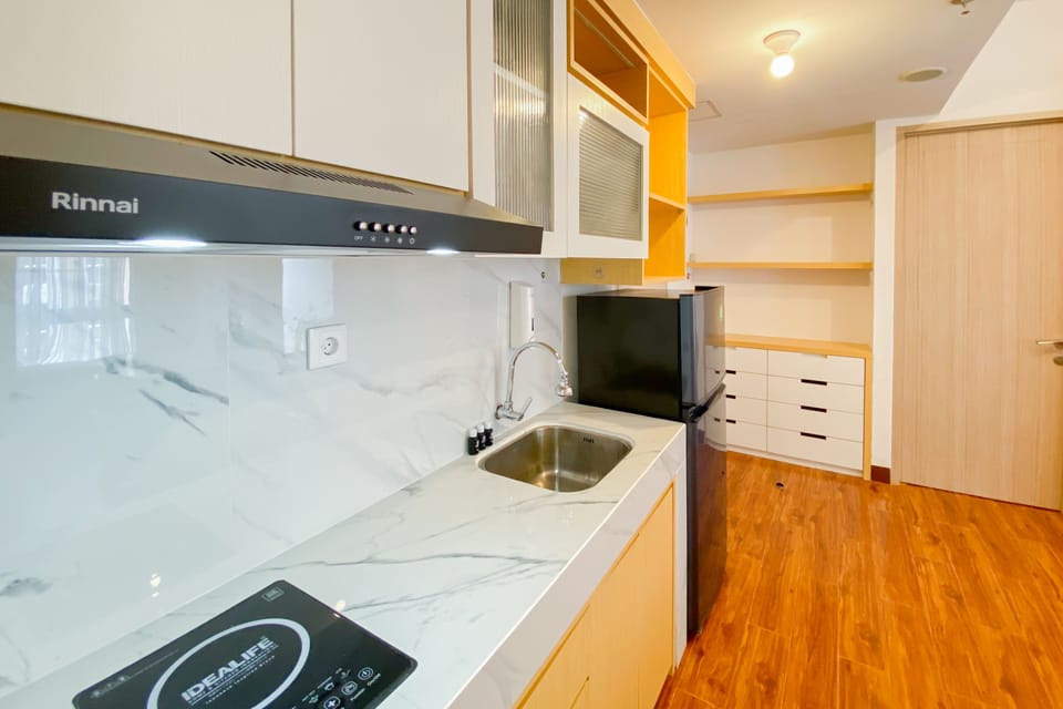 Apartment | Private kitchen | Fridge, stovetop, rice cooker, dining table