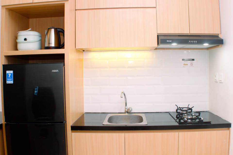 Apartment | Private kitchen | Fridge, stovetop, rice cooker, dining tables