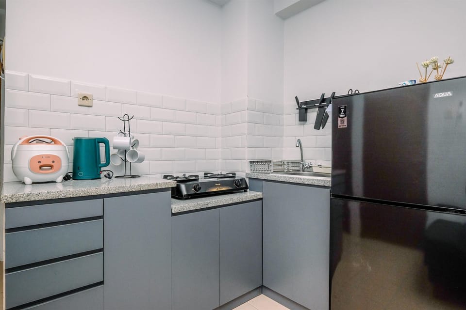 Apartment | Private kitchen | Fridge, stovetop, rice cooker