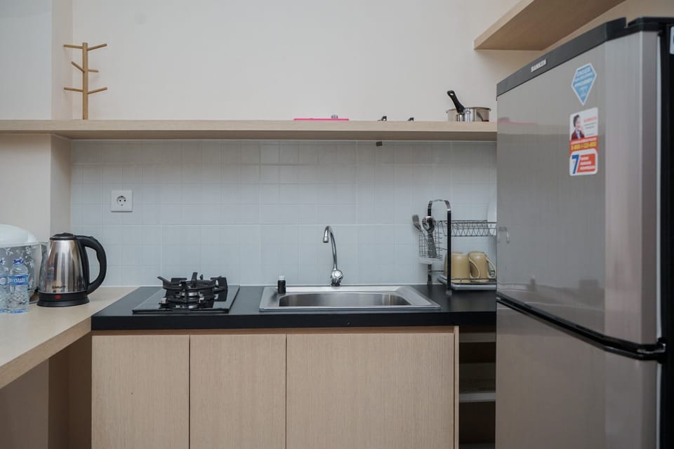 Apartment | Private kitchen | Fridge, stovetop, rice cooker, dining tables