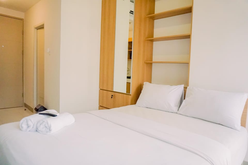 Studio, 1 Queen Bed | Desk