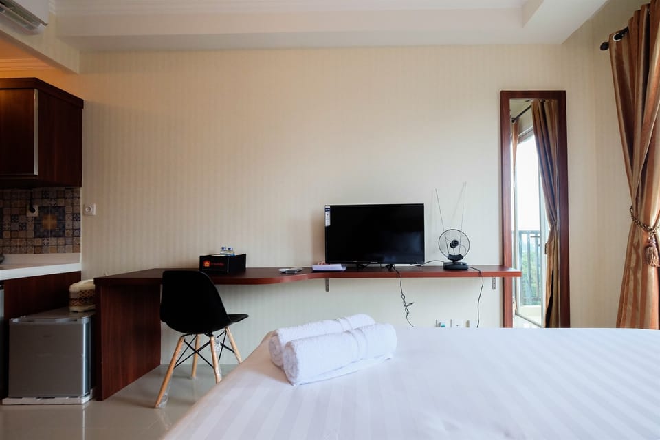 Studio | Desk, free WiFi