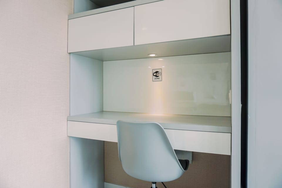 Studio | Desk, free WiFi