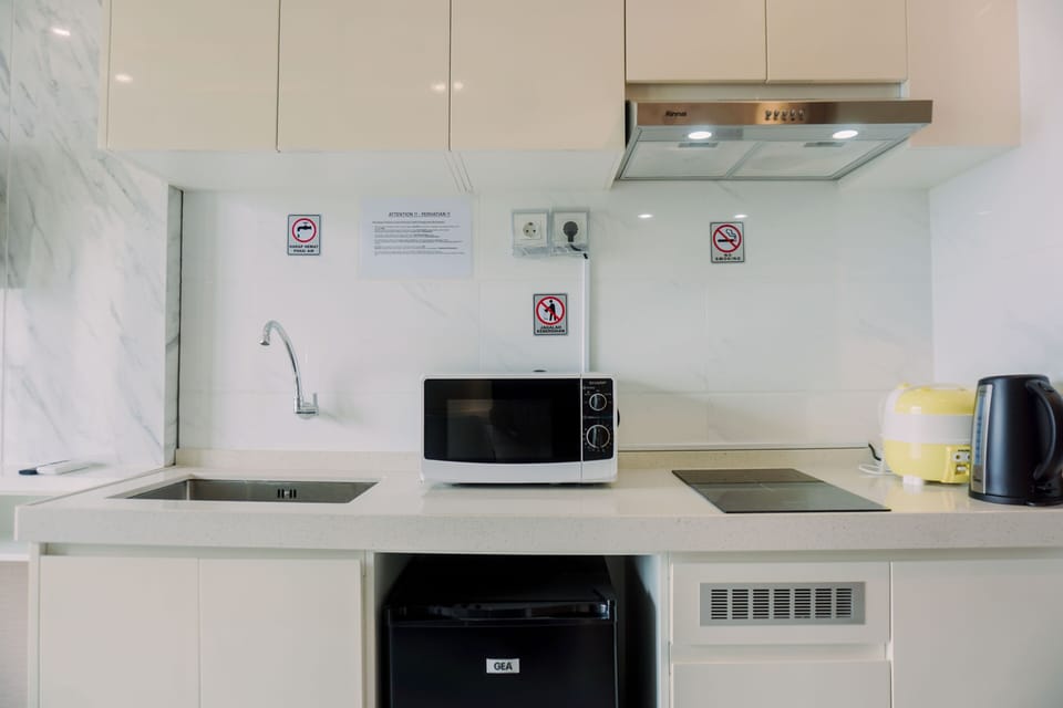 Studio | Private kitchen | Mini-fridge, microwave, stovetop, rice cooker