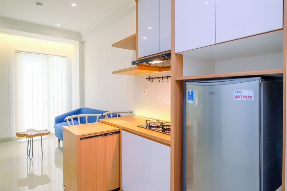 Apartment | Private kitchen | Fridge, stovetop, rice cooker, dining table