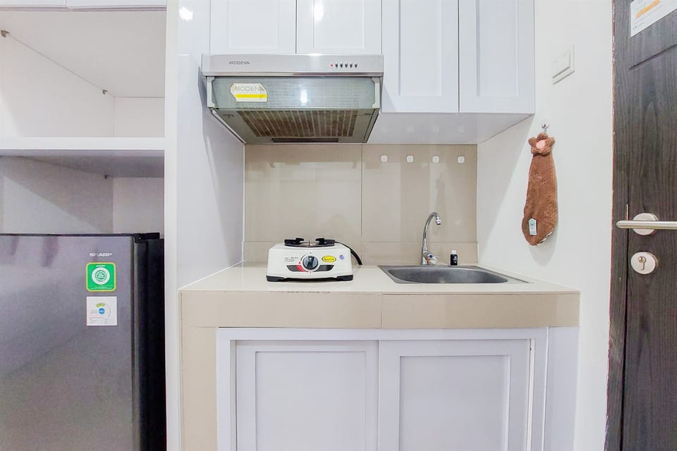 Studio | Private kitchen | Fridge, stovetop, rice cooker, dining tables