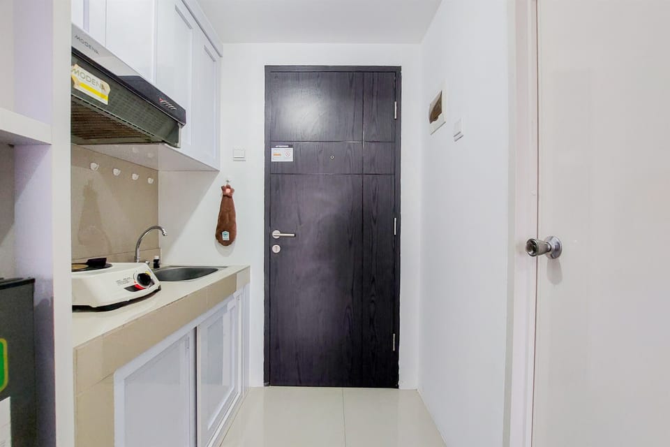 Studio | Private kitchen | Fridge, stovetop, rice cooker, dining tables