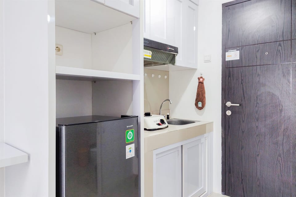 Studio | Private kitchen | Fridge, stovetop, rice cooker, dining tables