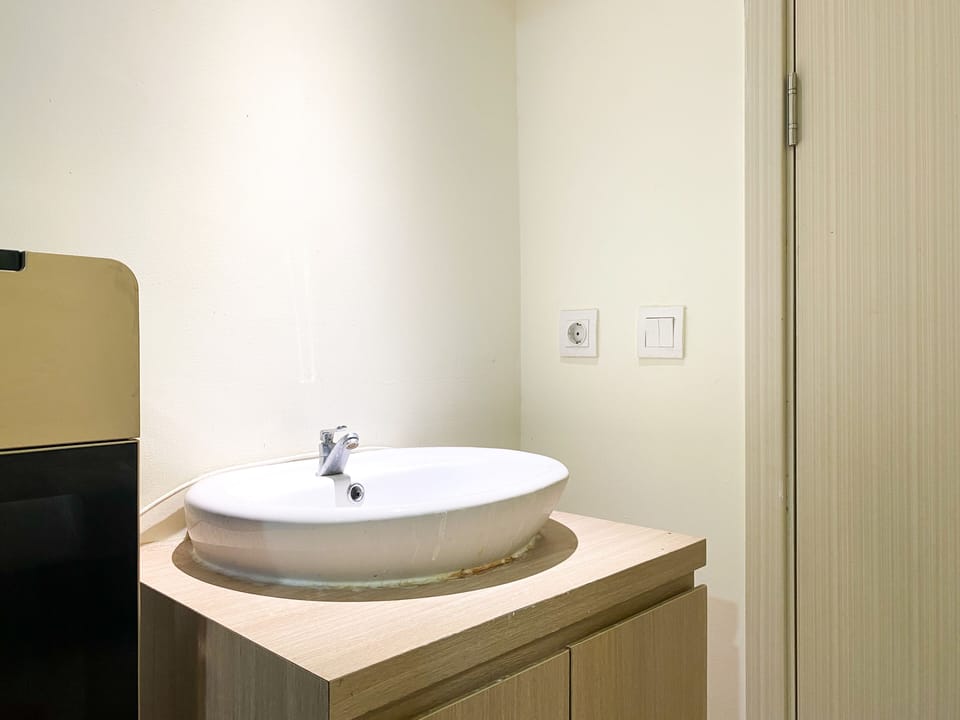Apartment | Bathroom | Shower, free toiletries, towels, soap