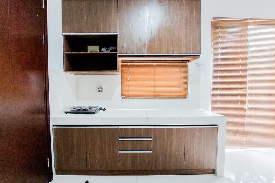 Apartment | Private kitchen | Fridge, stovetop, rice cooker, dining tables