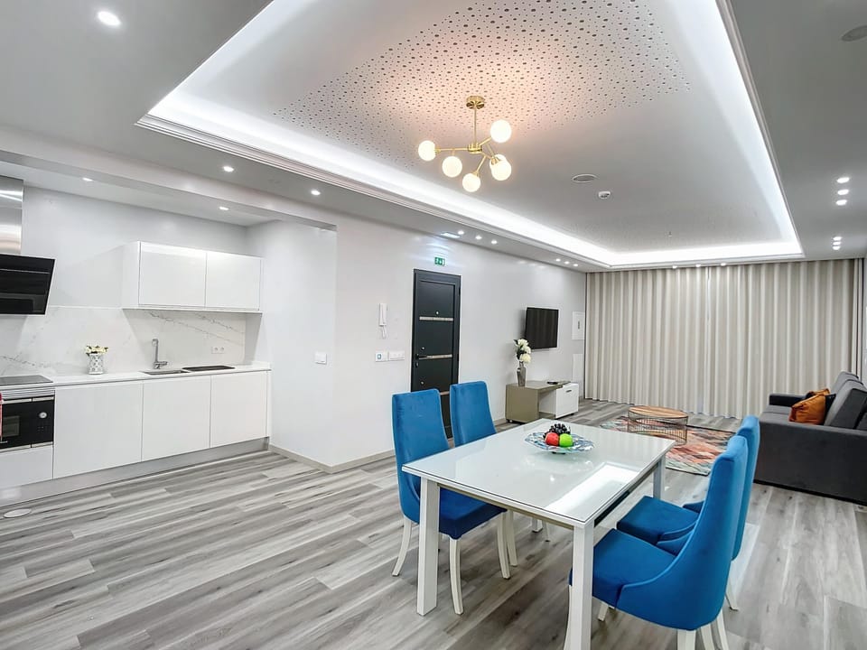 House | 1 bedroom, desk