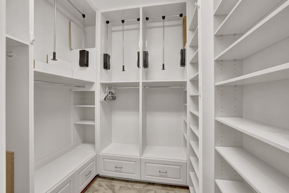 Walk in closet
