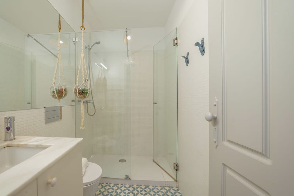 Comfort Apartment | Bathroom