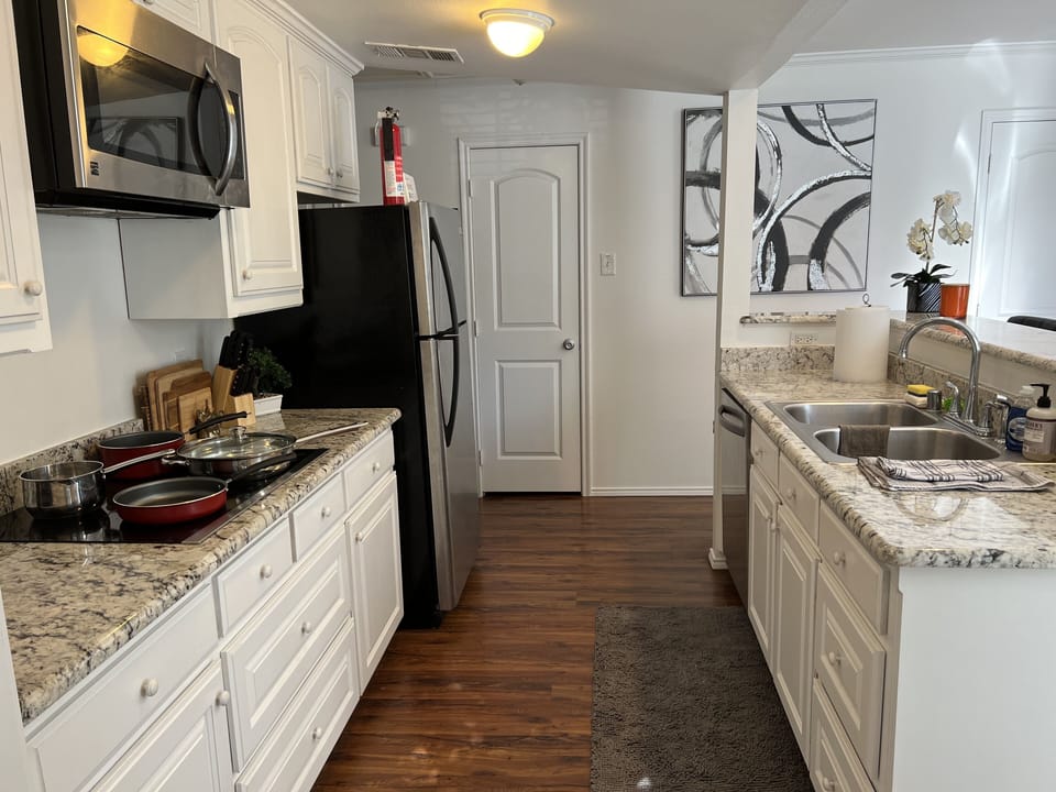 Fully stocked Kitchen 